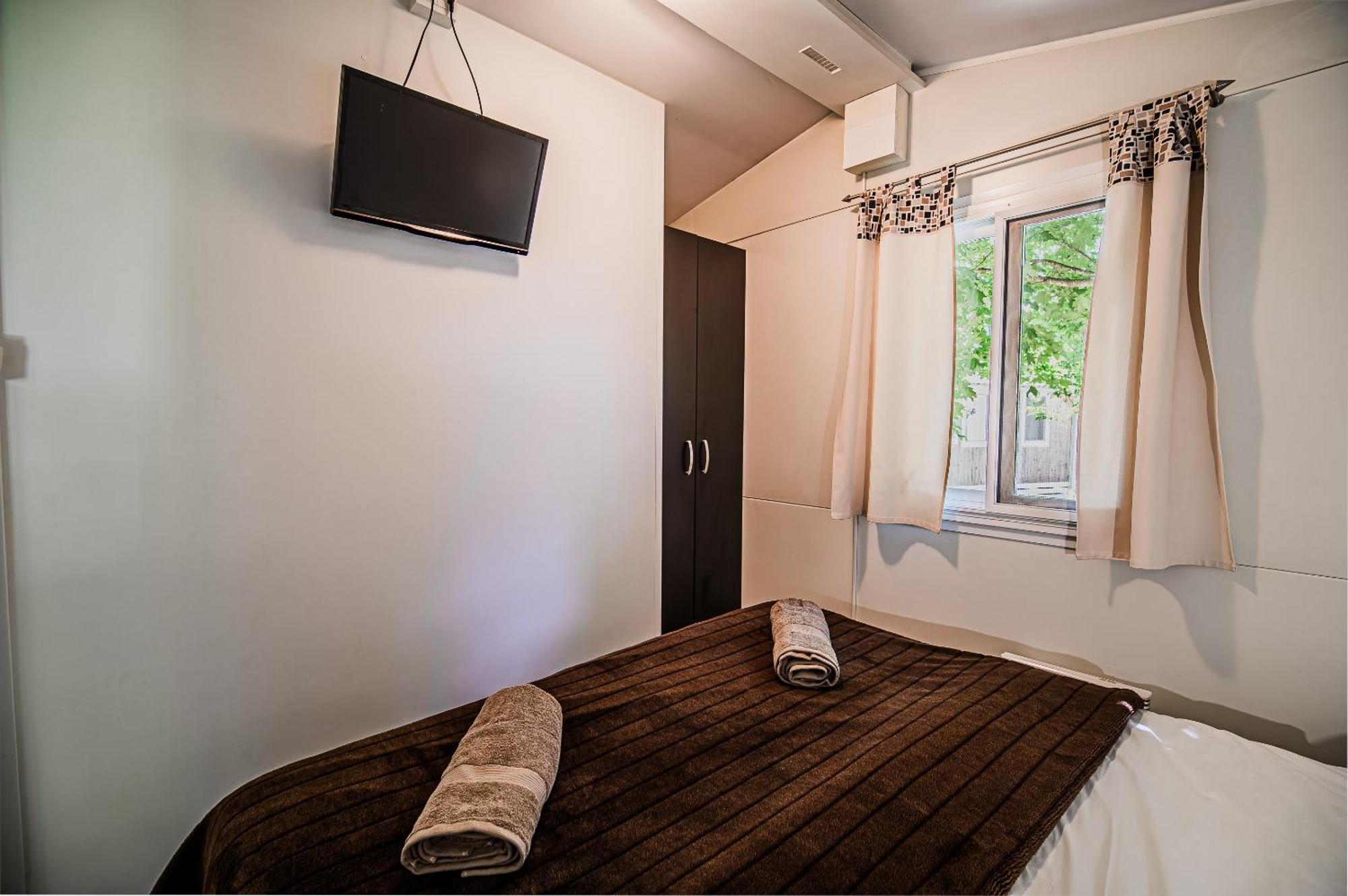 Lake View Mobile Homes With Thermal Riviera Tickets In Terme Catez Catez ob Savi Habitación foto