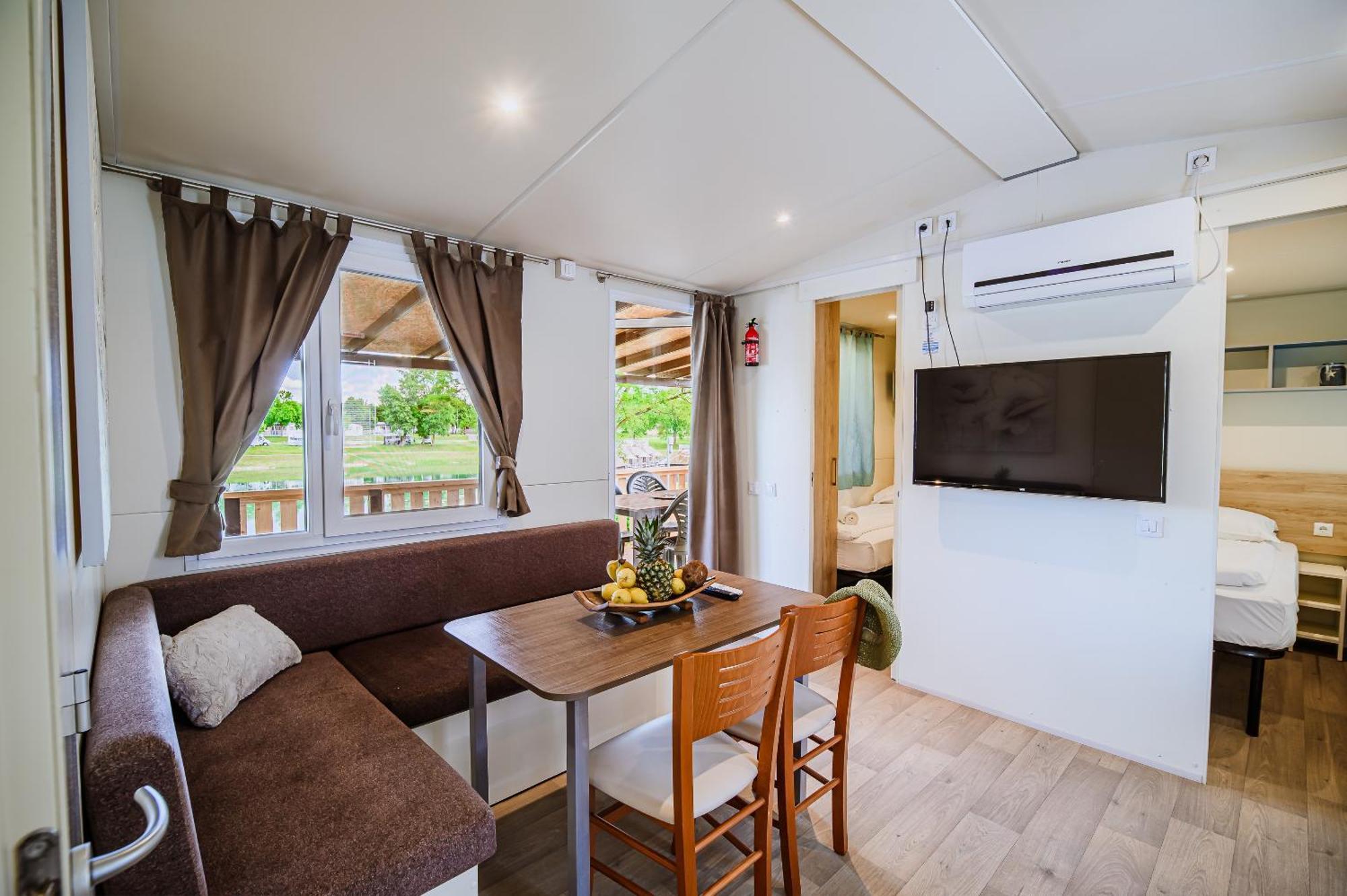 Lake View Mobile Homes With Thermal Riviera Tickets In Terme Catez Catez ob Savi Habitación foto